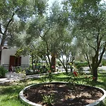 Makedonia Aparthotel Potos
