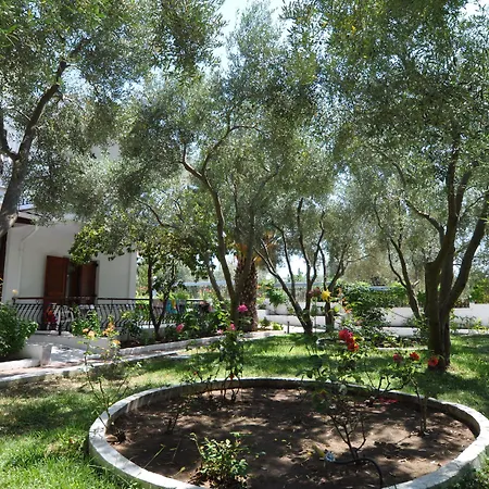 Makedonia Aparthotel Potos