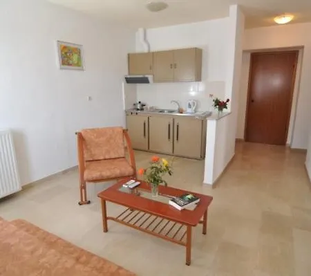 Makedonia Aparthotel 4*